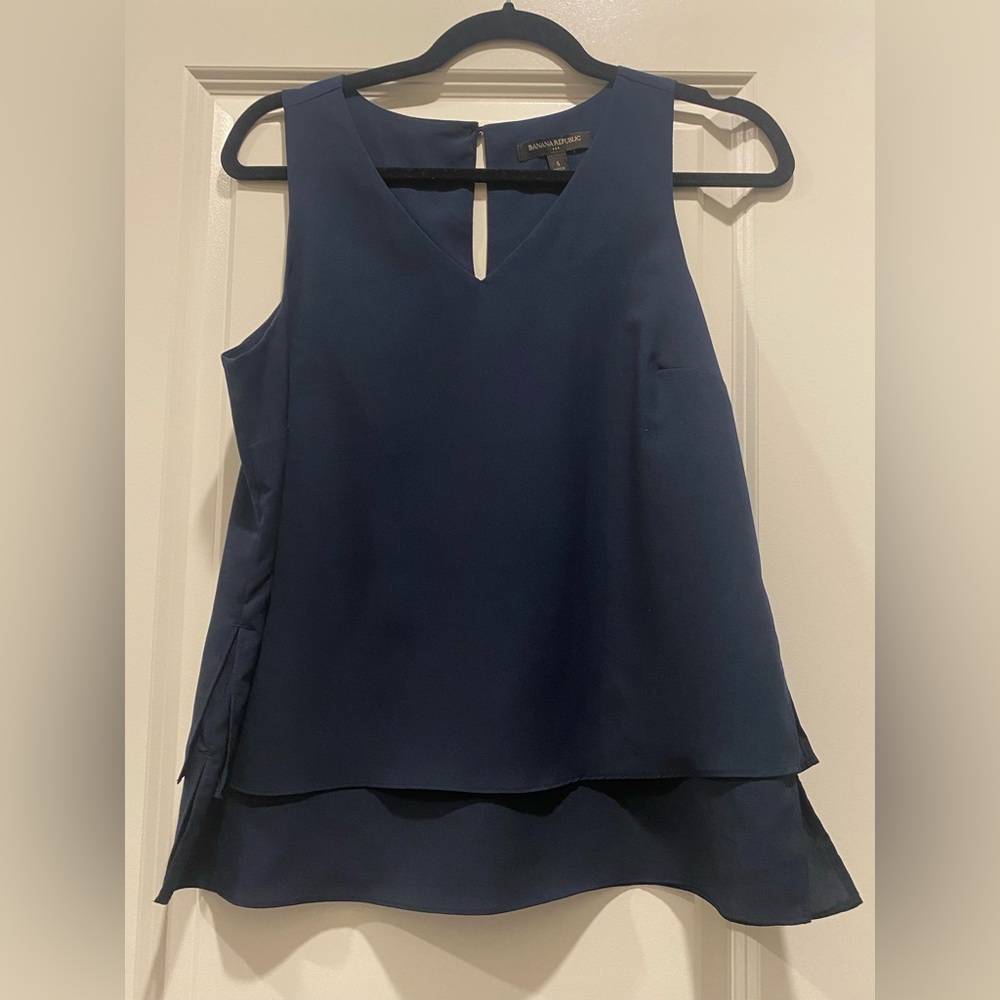 Women’s Banana Republic Navy Sleeveless Blouse